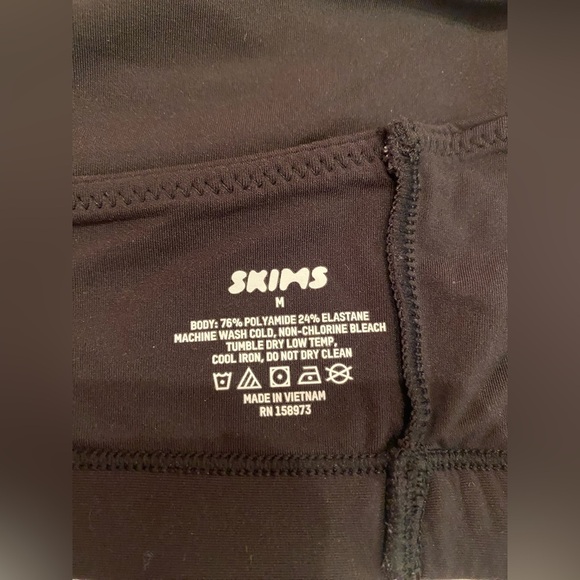 NWT SKIMS Fits Everybody Racerback Bralette Black Size Medium - Picture 7 of 7